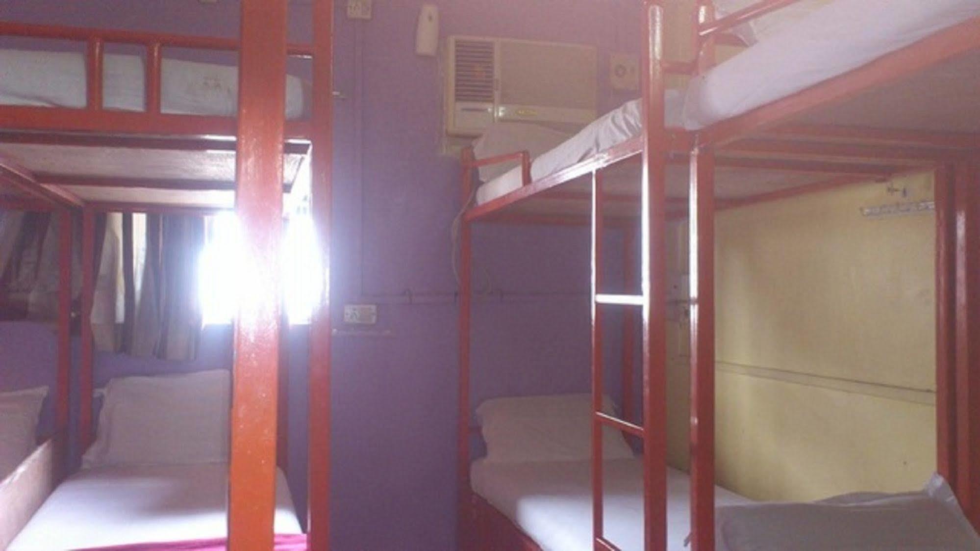 Metro Dormitory Mumbai Exterior foto